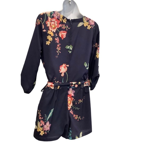 💜Yumi Kim Navy Floral Shorts Jumper SIZE S - Picture 3 of 3